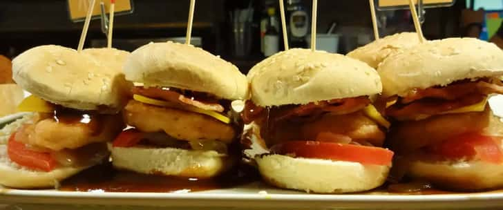 Pinchos eten in Barcelona