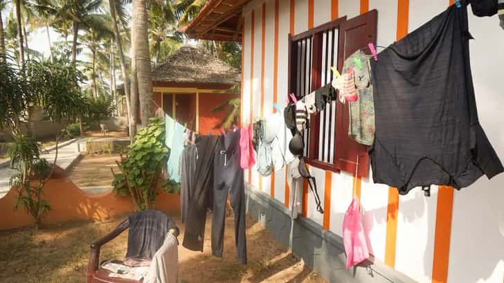 vooroordelen over backpacken - kleding wassen in varkala