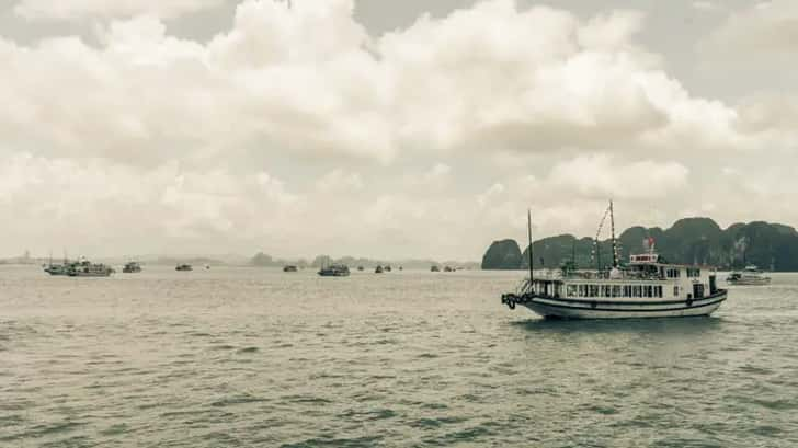 halong bay vietnam