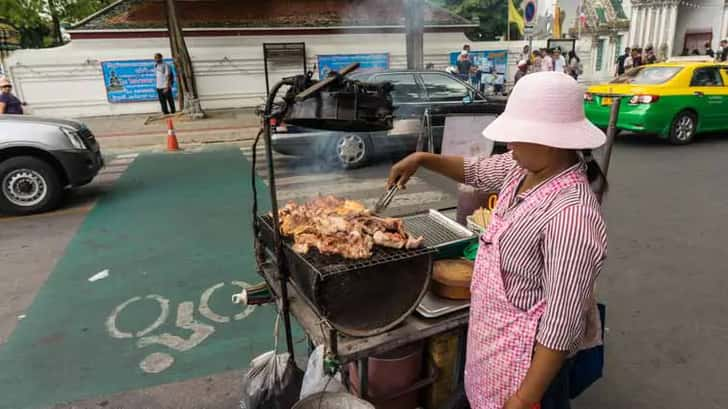 Geld besparen op reis: eet op straat