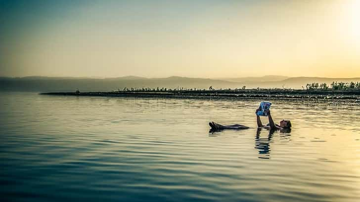 Drijven in de Dode Zee, Jordanië bezienswaardigheden