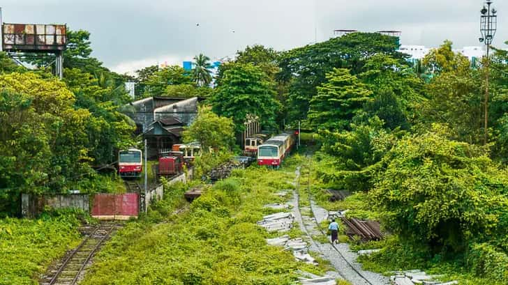 Kosten Myanmar. Hoe duur is openbaar vervoer in Myanmar