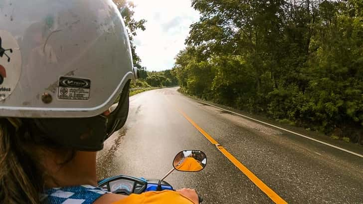 Scooter rijden in Thailand