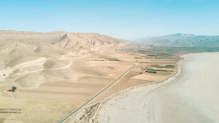 Reizen naar Iran: Antwoorden op veelgestelde vragen. Maharlu Lake Shiraz