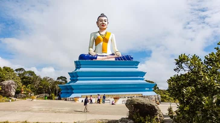 Kampot, Cambodja. Buddhabeeld