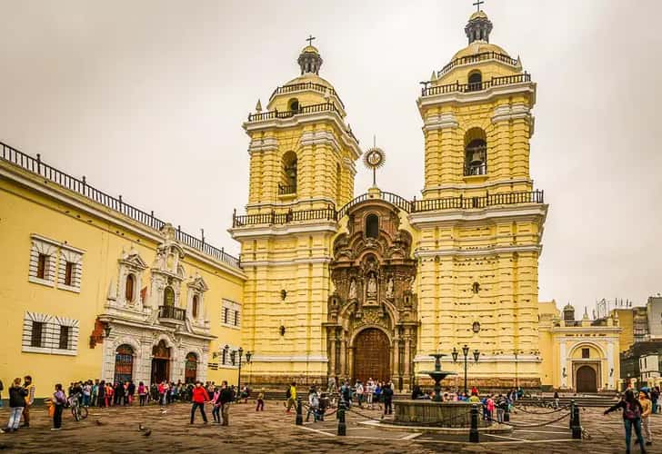 Peru Bezienswaardigheden. Monastry of San Francisco