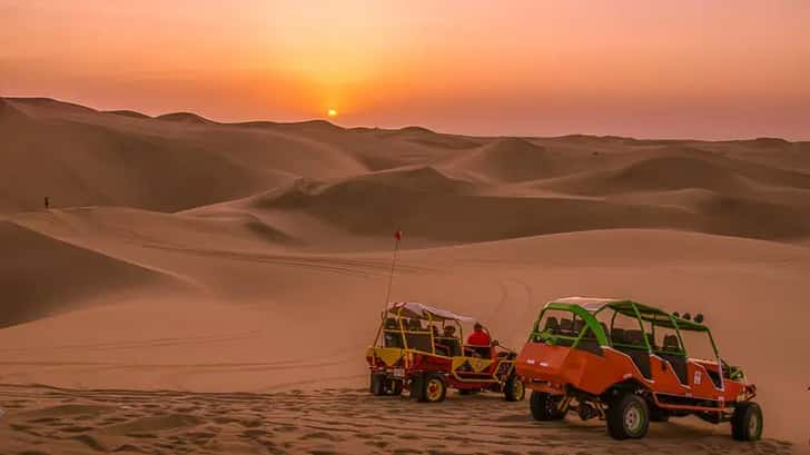 Reisroute door Peru. Buggys in de woestijn in Huacachina