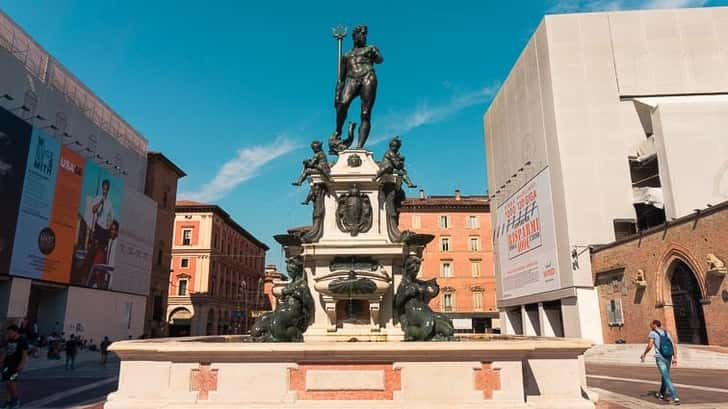 Piazza del Nettuno Bologna