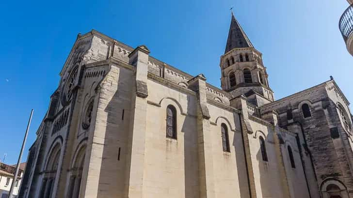 Nîmes bezienswaardigheden