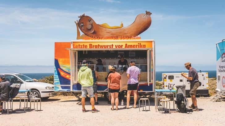 Letzte Bratwurst vor Amerika