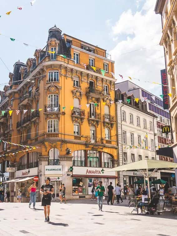 Place de la Palude: Eén van de gezelligste pleinen in de stad