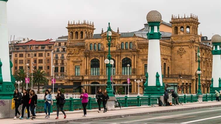 San Sebastian bezienswaardigheden: Brug over de river 