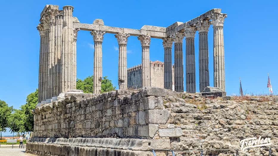 Templo Romano in Evora