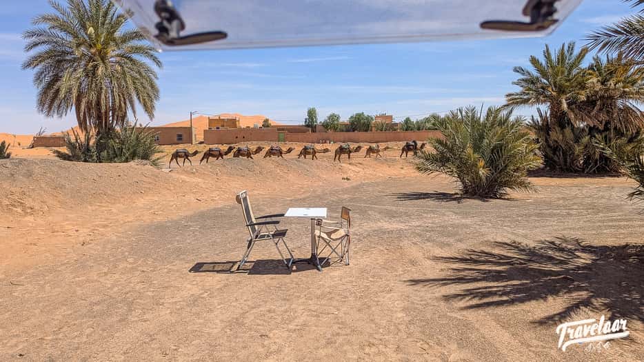 Uitzicht vanuit de camper Auberge les Roches in Merzouga