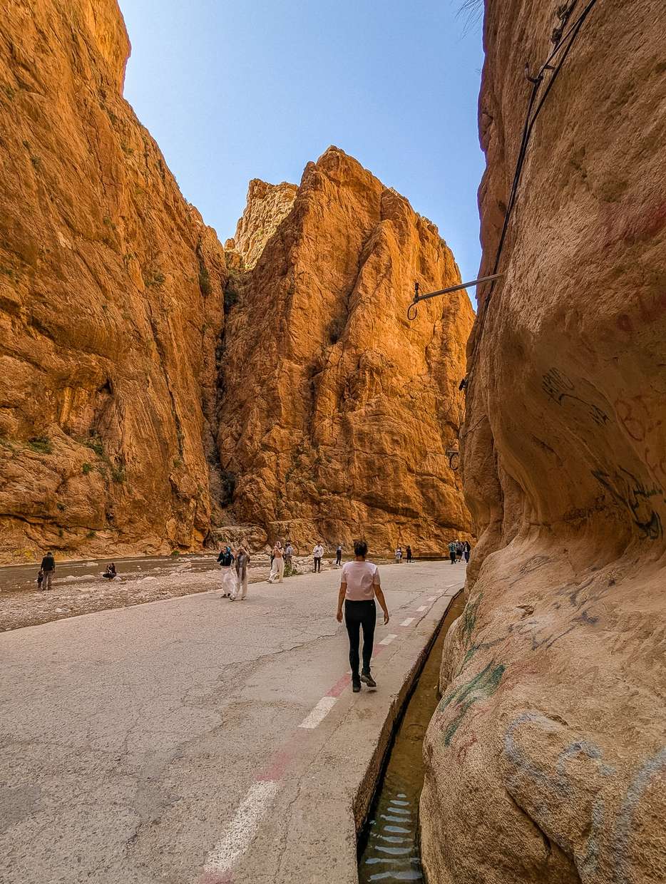 Wandelen door de Todra Gorge