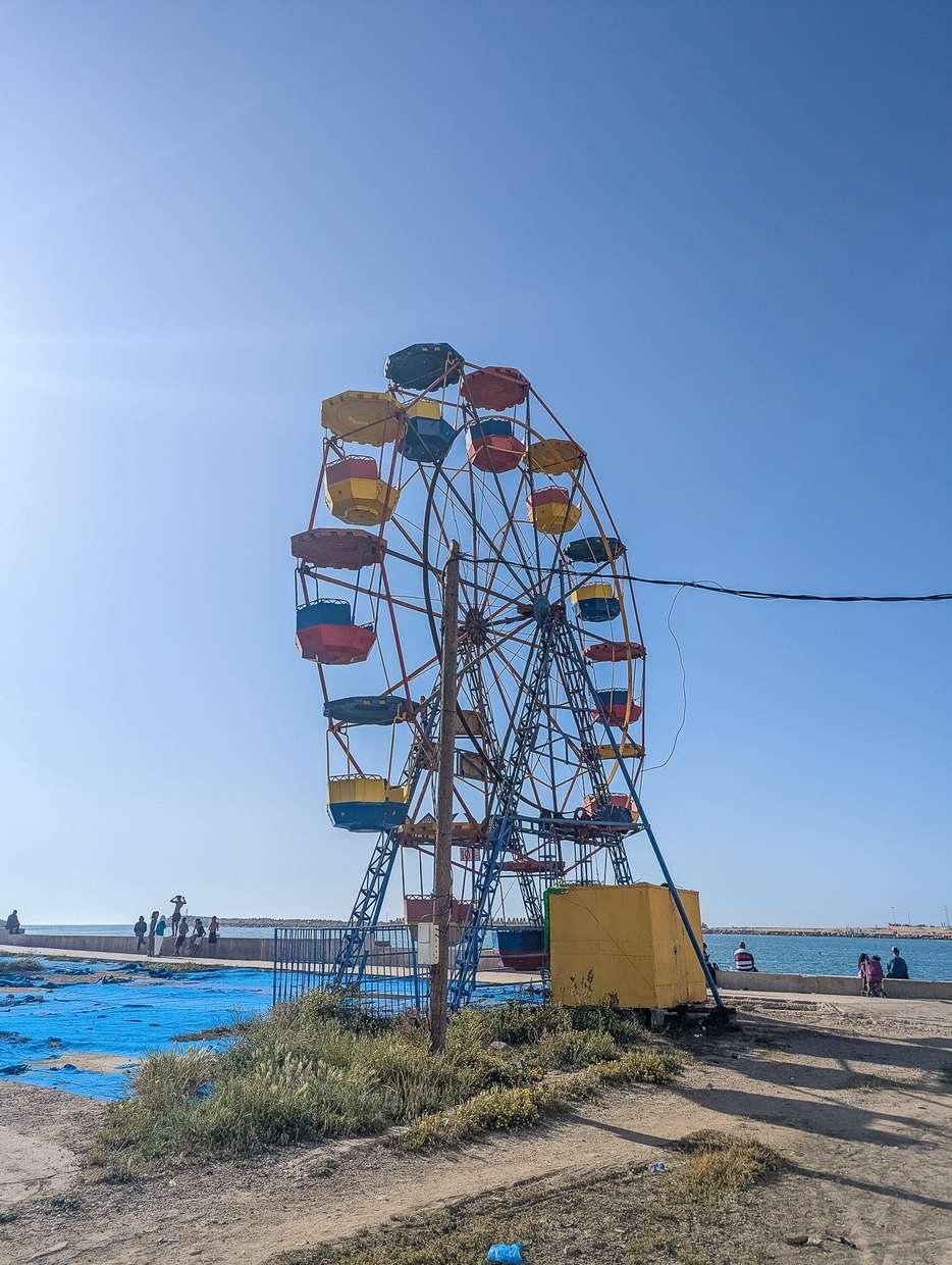 Reuzenrad in de haven van Larache
