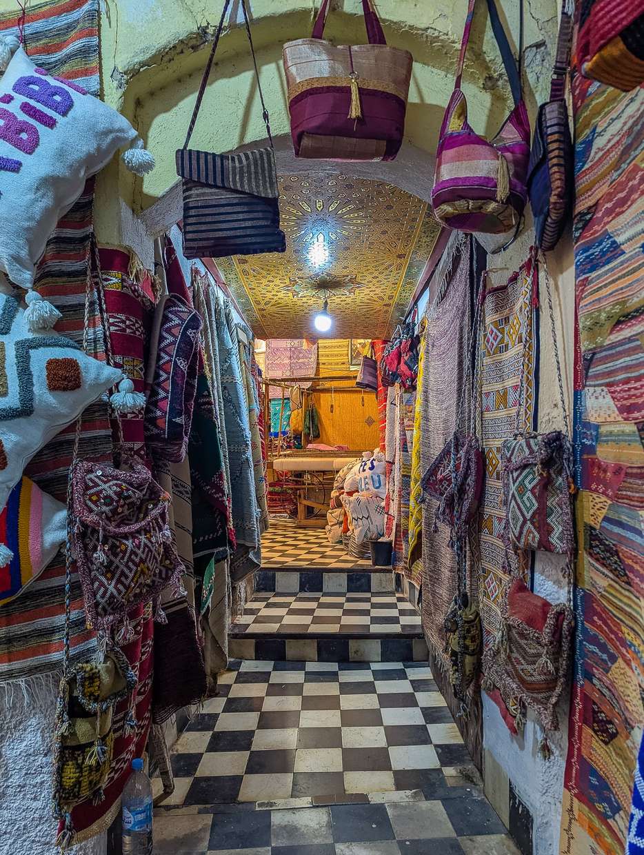 Souvenirs in de medina van Fez