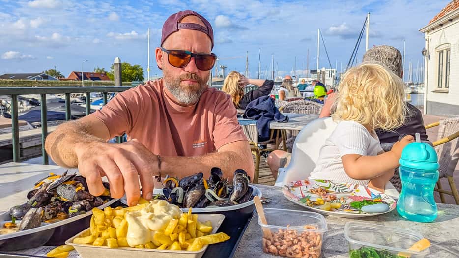 Doen in Zeeland - Mosselen eten in Yerseke