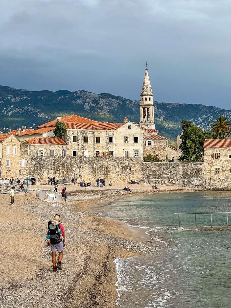 Doen in Budva - naar het strand