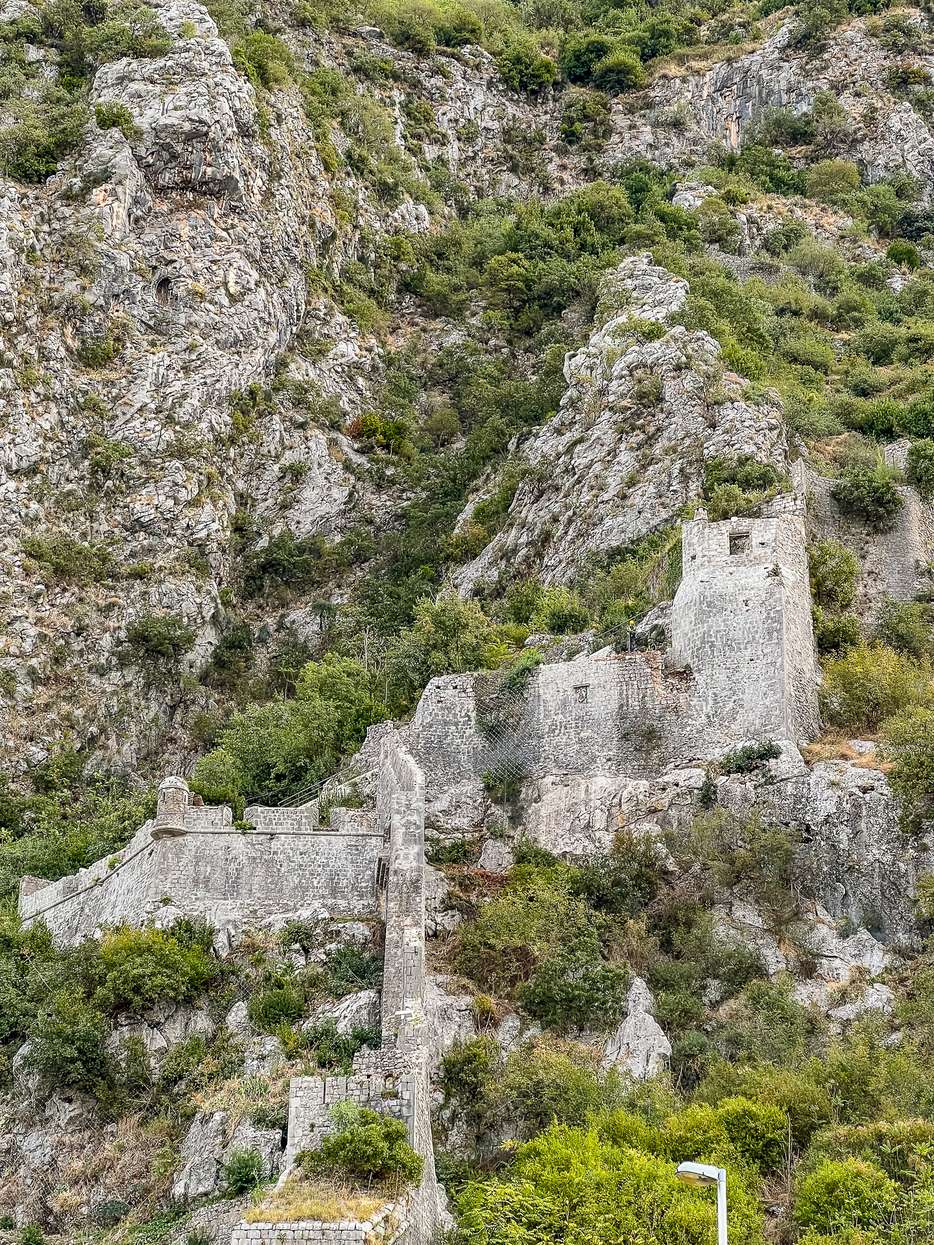 Ladder of Kotor vanaf de stad
