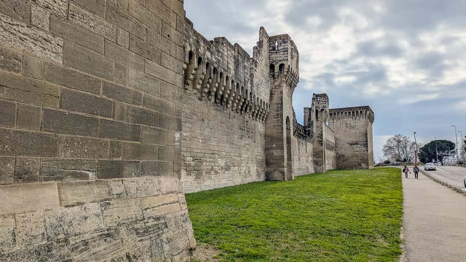 stadsmuren van Avignon