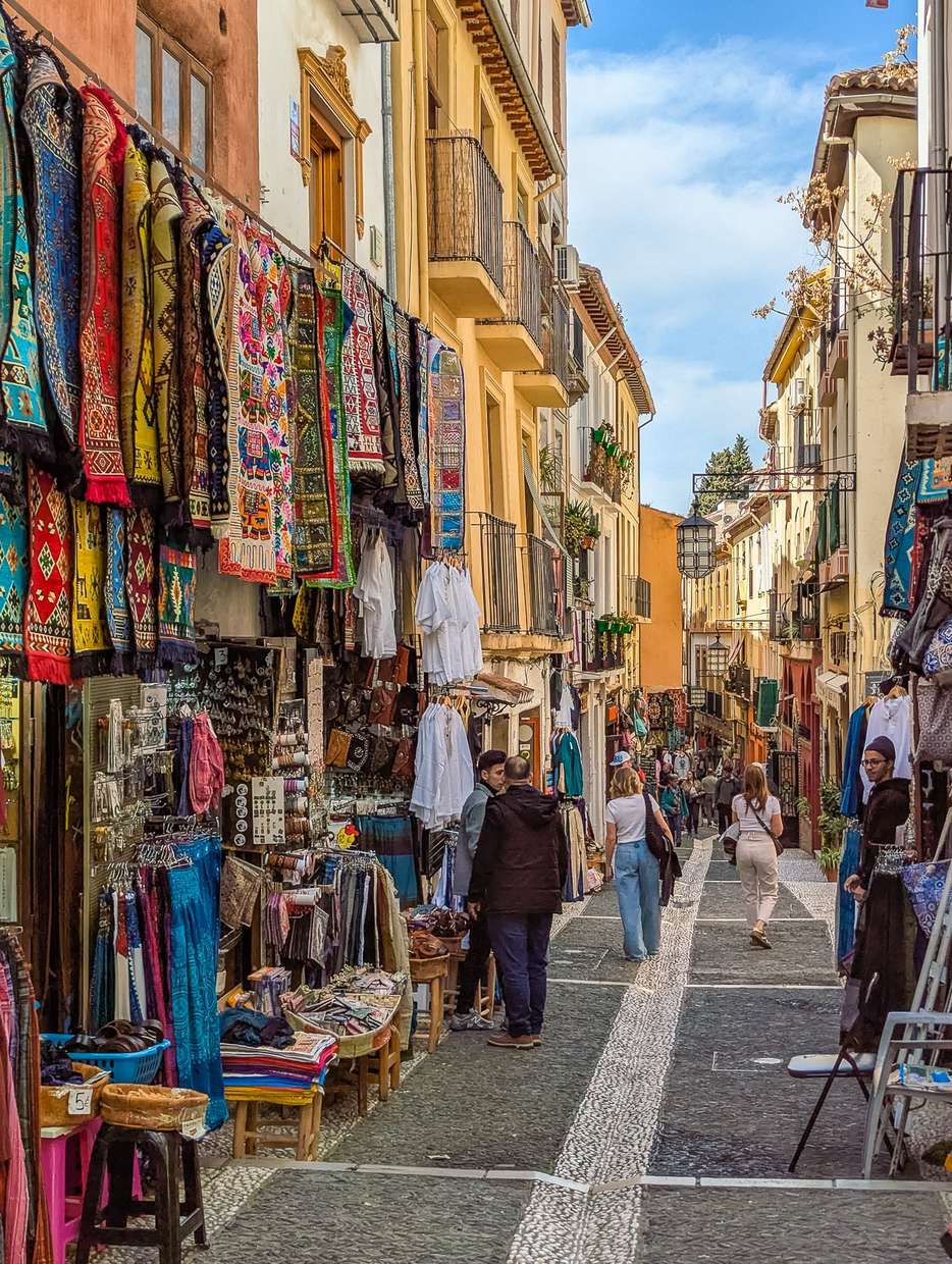 Calle Calderería Nueva in Granada
