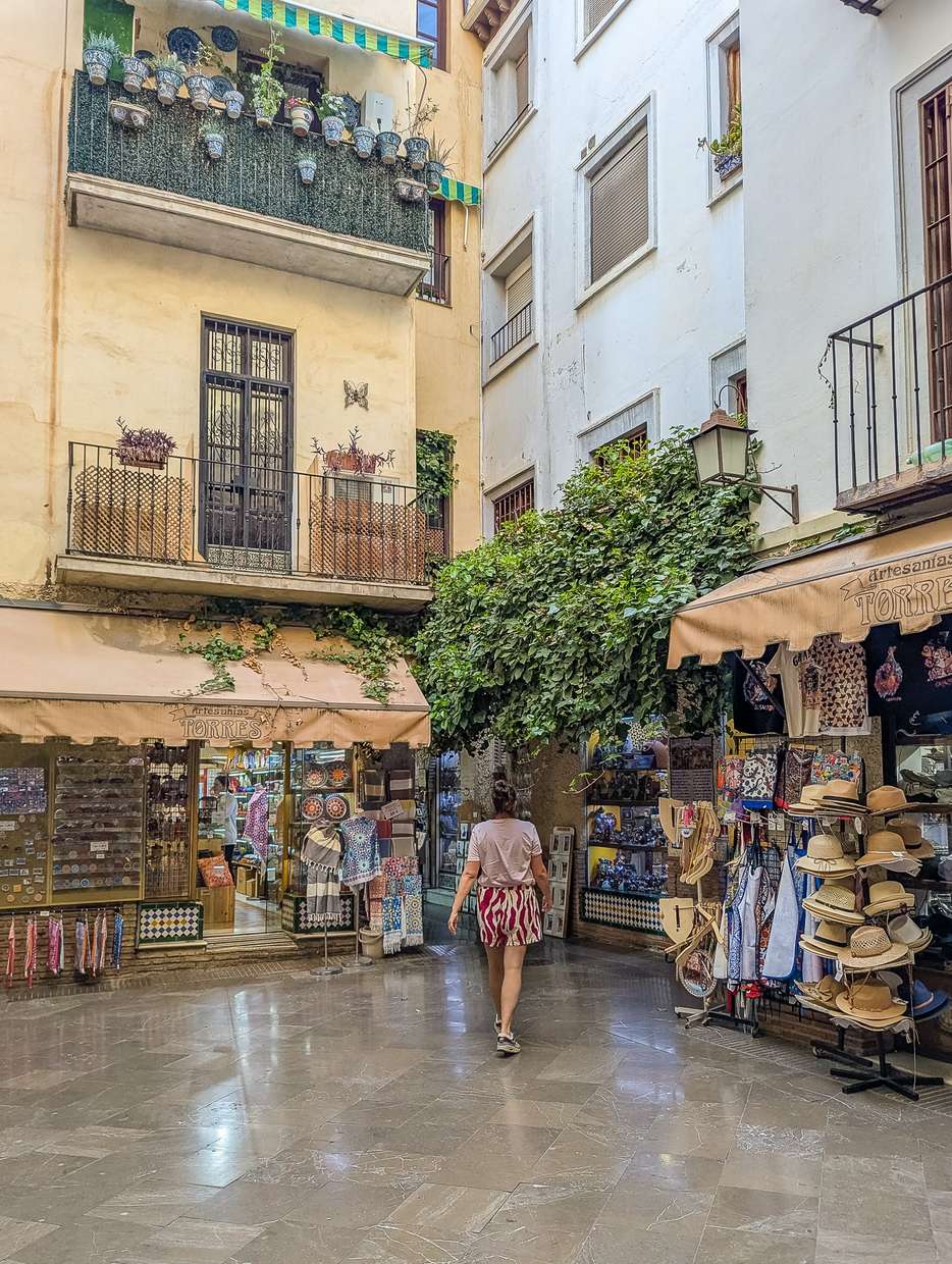 Doen in Granada - Shoppen in de Alcaicería