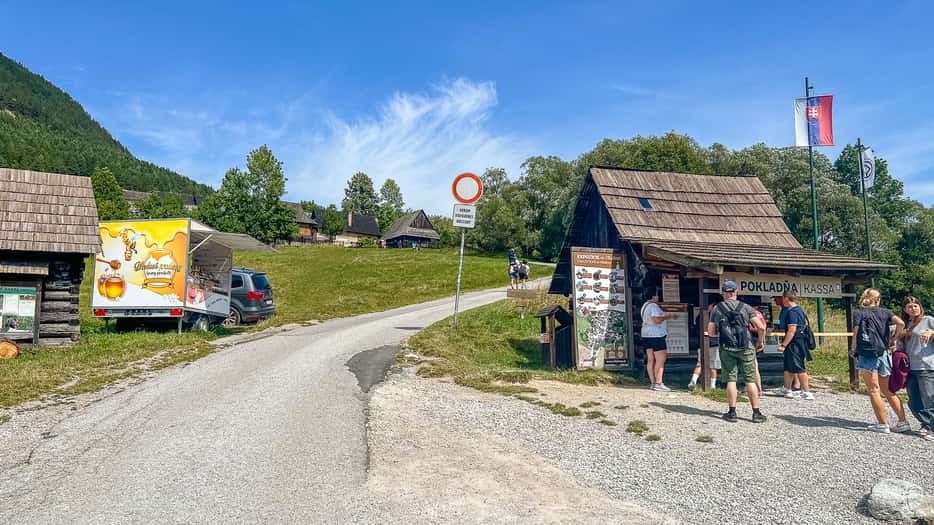 Parkeren en kassa Vlkolínec