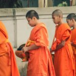 Uitgelichte afbeelding van De Aalmoes ceremonie in Luang Prabang: Tak Bat