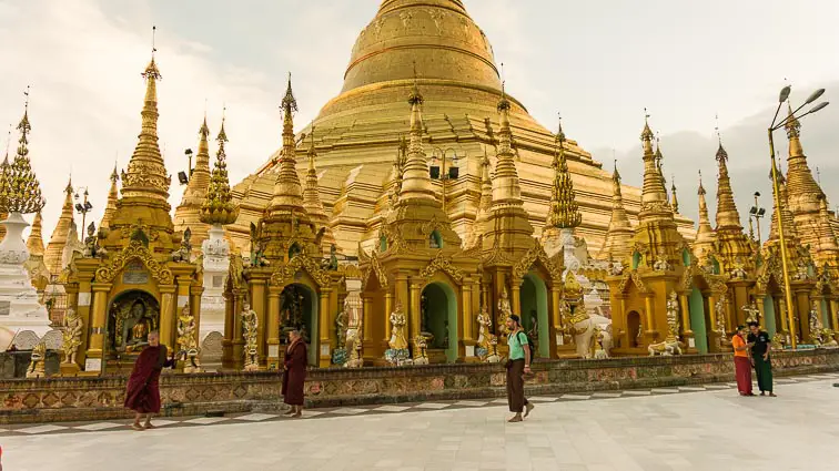 Schwedagon pagoda Yangon - Backpack route Zuidoost-Azië