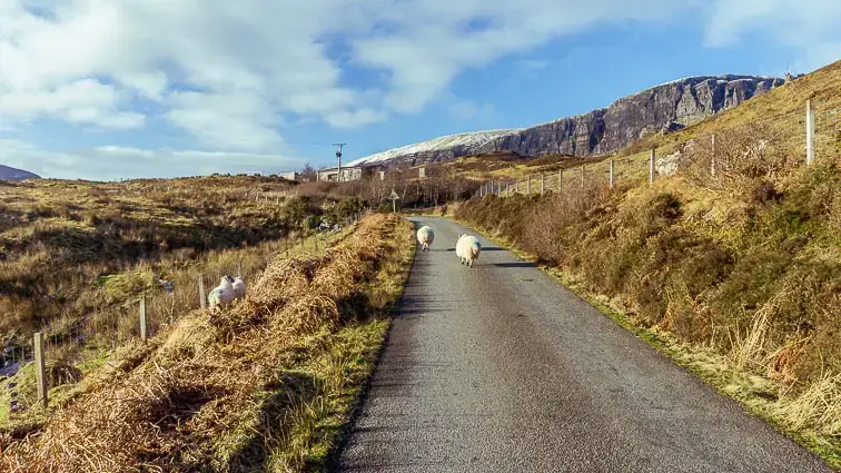 Autorijden op Isle of Skye, Schotland