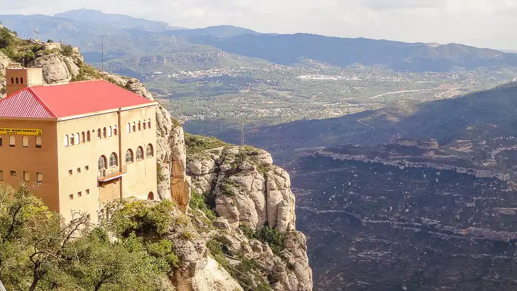 Klooster van Montserrat vanuit Barcelona