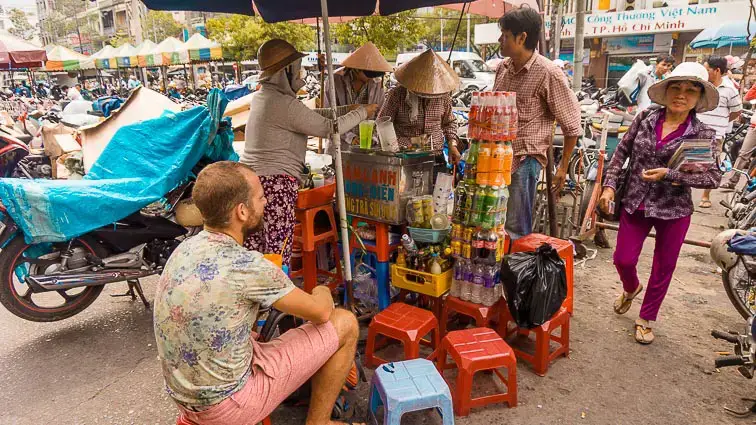 Eten op straat in Ho Chi Minh City