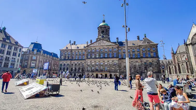 De Dam tijdens lockdown in Amsterdam