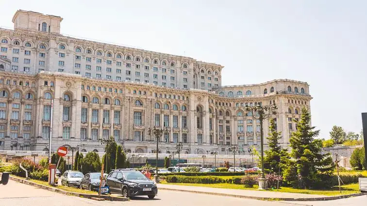 Het Parlementspaleis in Boekarest